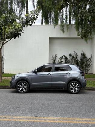 VOLKSWAGEN T-CROSS 1.0 200 TSI TOTAL FLEX AUTOMÁTICO VOLKSWAGEN T-CROSS 1.0 200 TSI TOTAL FLEX AUTOMÁTICO